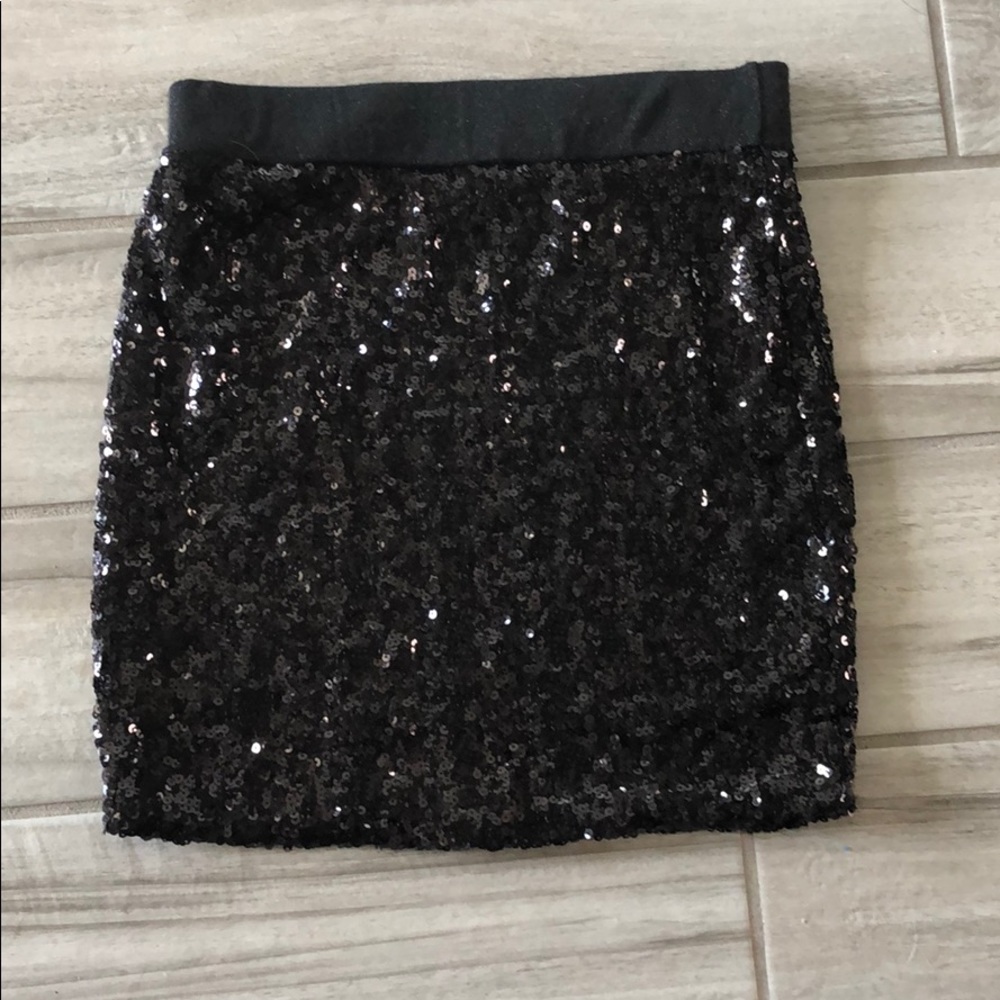Arden b sz s black sequin skirt